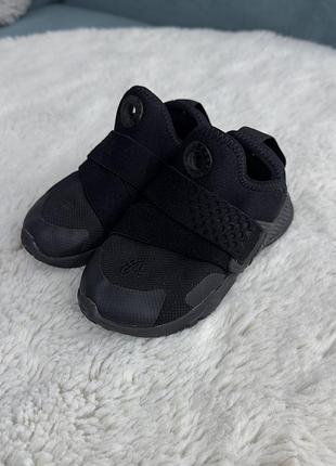 Кросівки чорні nike дитячі 25 розмір