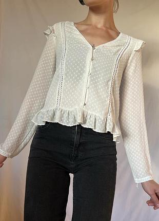 Біла блуза з рюшами zara т5