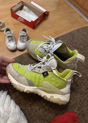 Кросівки жіночі  jordan aura 4 салатові
