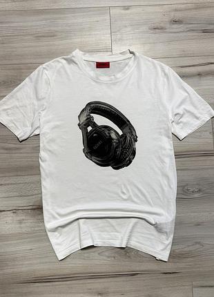 Принтована біла футболка хуго hugo boss headphones graphic tee, факт l, оригінал