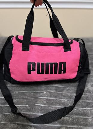 Оригінальна спортивна сумка-дафл від бренду puma, б/у