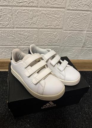 Кеди для дітей adidas білі, розмір 28