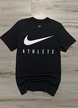 Чорна спортивна футболка найк nike dri-fit athlete swoosh tee, факт m, оригінал