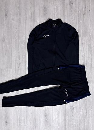 Класний спортивний комплект nike оригінал р146-158