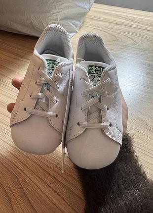 Капці для хлопчиків adidas білі 21 розмір