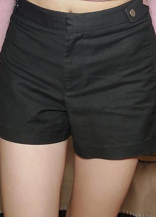 Чорні короткі шорти zara