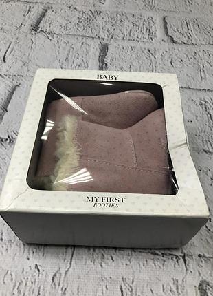 Сапоги для девочек m&s baby пинетки-угги розовые с белой опушкой