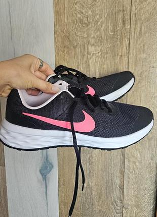 Кросівки жіночі nike