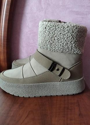 Теплі зимові черевики 37 р.