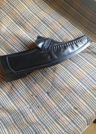 Продам человечек кожаные туфли бренда tailor 10