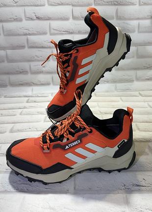 Кросівки adidas