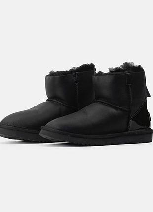 Ugg mini black zip lacquer leather 7