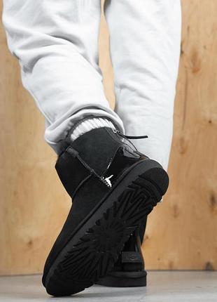 Ugg mini black zip lacquer 6