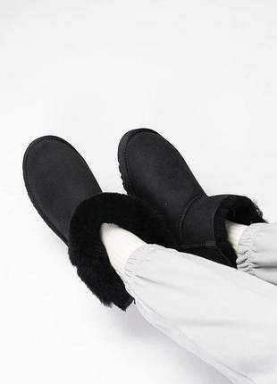 Ugg short zip black 6
