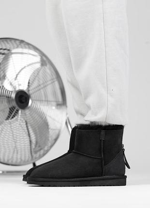 Ugg short zip black 5
