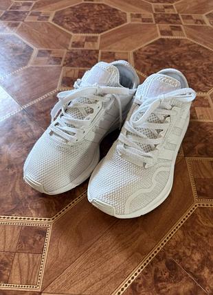 Кросівки adidas