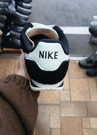 Кроссовки от бренда nike cortez 3