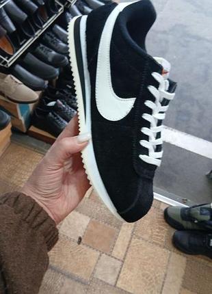 Кроссовки от бренда nike cortez 5