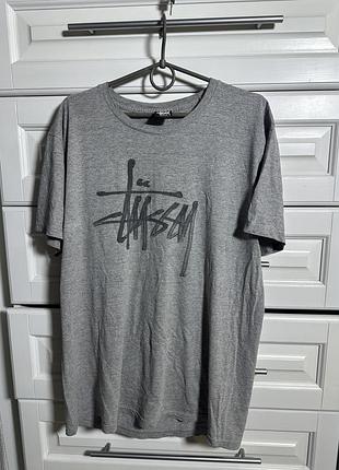 Чоловіча футболка stüssy сіра з принтом