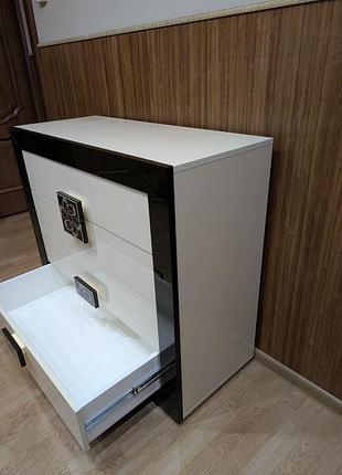 Комод з глянцевим покриттям, 3 ящики