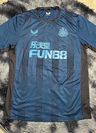 Футболка бренду castore, футбольний клуб newcastle united, розмір l
