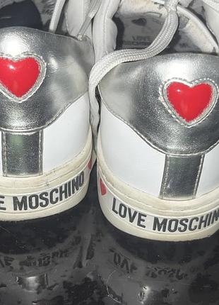 Кеди жіночі moschino білі, сріблясті з червоним серцем