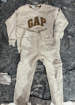Спортивний костюм для хлопчика gap бежевий 5 років