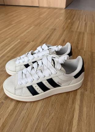 Кросівки adidas campus білі з чорними смужками