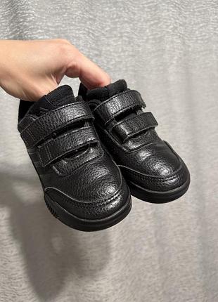 Дитячі кросівки adidas