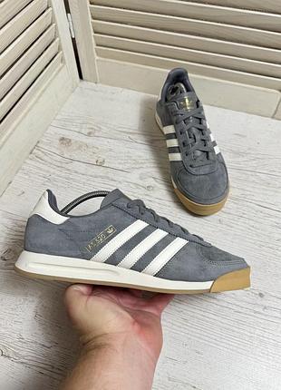 Кросівки adidas as-520