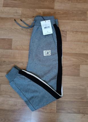 Спортивні штани жіночі siksilk сірі з чорними смугами