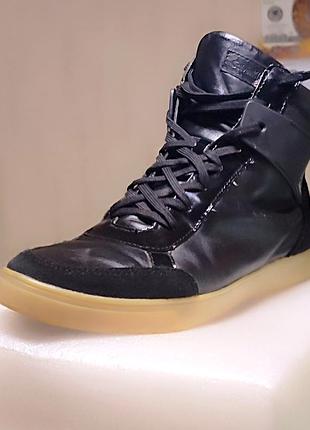 Кросівки жіночі calvin klein чорні, розмір 40-41, довжина устілки 26 см, шкіра та нубук