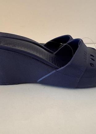 Жіночі шльопанці сандалі crocs w10 kadee
