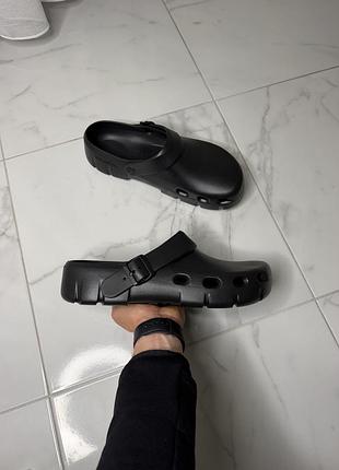 Брендові клоги сабо birkenstock з ремінцем (чорні) 45р
