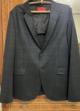 Піджак офіційний фірми hugo boss