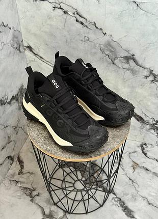 Кросівки чоловічі nike acg moutain fly gore-tex чорні з бежевим