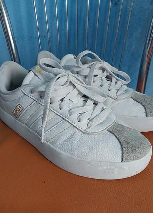 Кроссовки adidas
