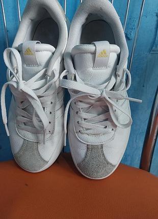 Кроссовки adidas 5