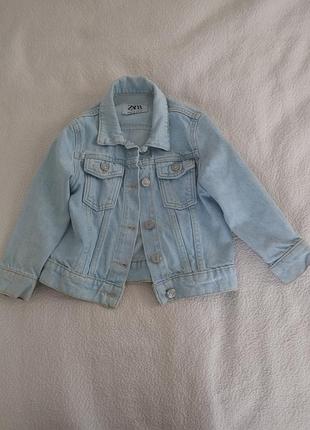 Куртка джинсова для дівчинки zara блакитна 3-4 роки