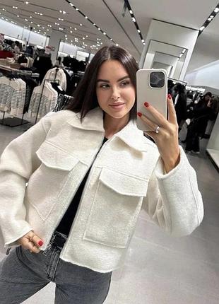 Жіноча куртка stradivarius осіння біла