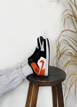 Кроссовки найк джордан nike air jordan 1 retro high black orange5 фото