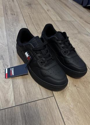 Оригінальні жіночі кросівки  tommy jeans