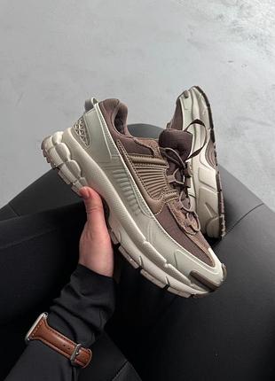 Мужские кроссовки nike zoom vomero roam beige/brown