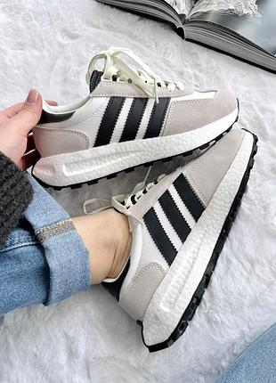 Кроссовки женские adidas retropy e5 beige/black 10