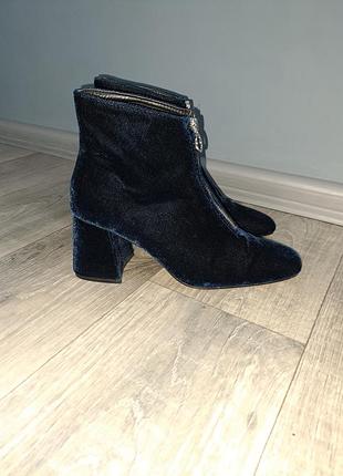 Велюрові ботильйони zara  37 розмір