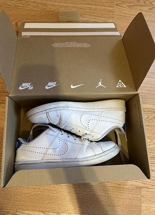 Кеди жіночі nike білі