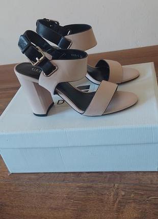 Босоніжки жіночі, рожеві, шкіряні