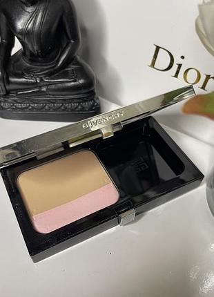 Компактна пудра givenchy