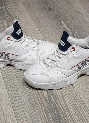 Жіночі кросівки levis розмір 39