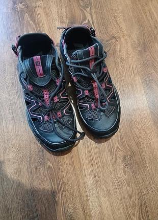 Продам женские открытые кроссовки брендв salomon